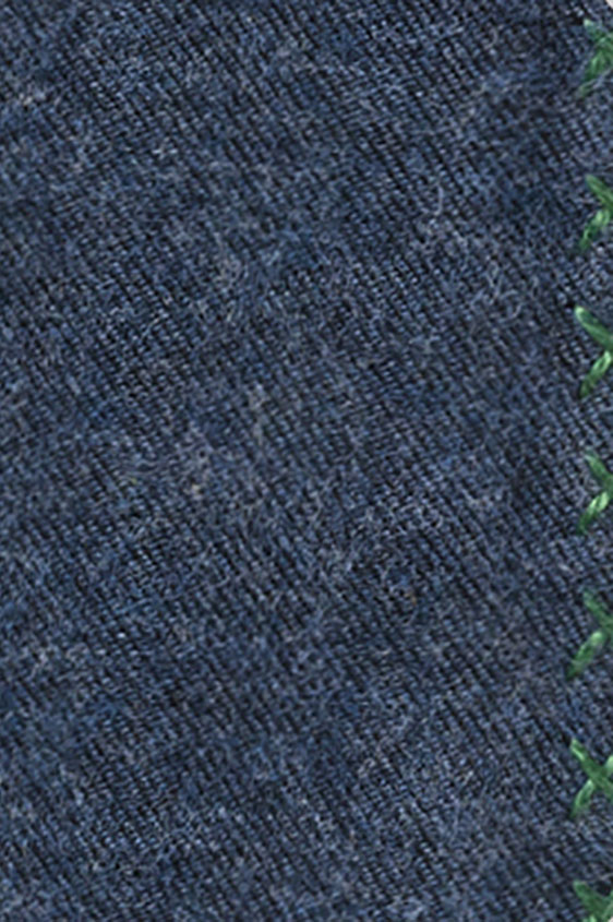 Синий нагрудный платок с зелёной окантовкой