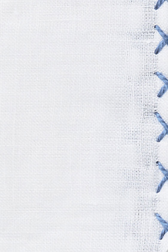 Белый нагрудный платок с голубой окантовкой