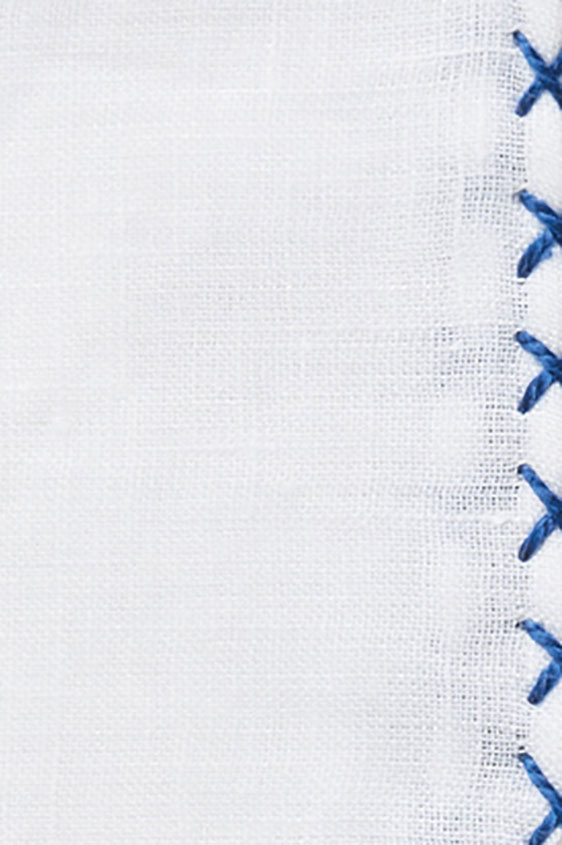 Белый нагрудный платок с синей окантовкой