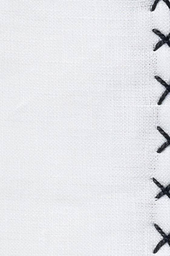 Белый нагрудный платок с синей окантовкой