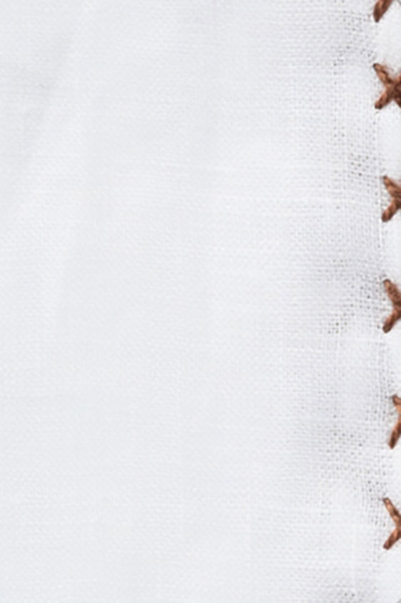 Белый нагрудный платок с коричневой окантовкой