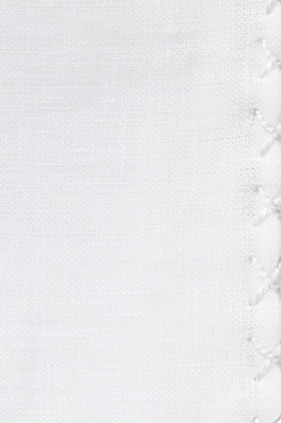 Белый нагрудный платок с белой окантовкой