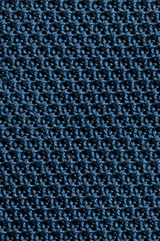 Темно-синий нагрудный платок плетеной фактуры