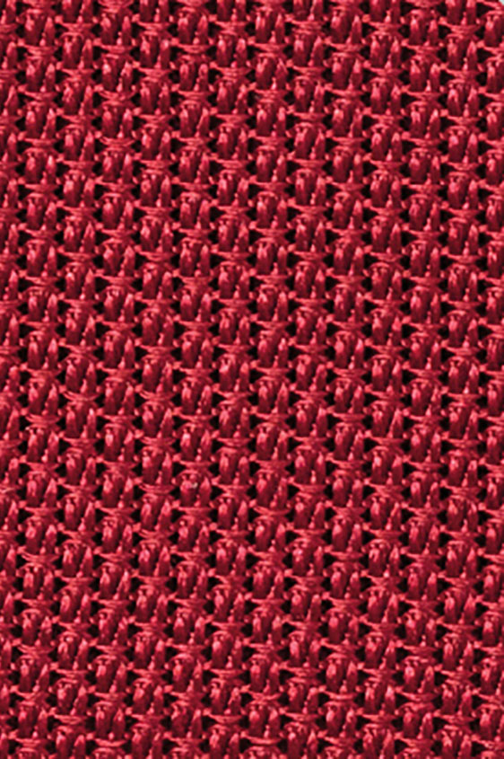 Красный нагрудный платок плетеной фактуры