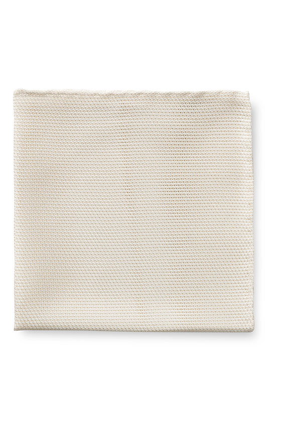 Нагрудный платок молочного цвета плетеной фактуры