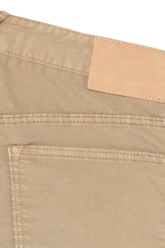 Брюки чинос бежевого цвета