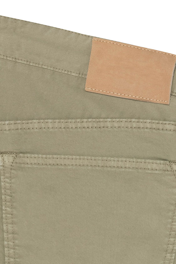 Брюки чинос светло-оливкового цвета