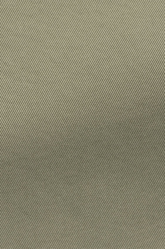 Брюки чинос светло-оливкового цвета