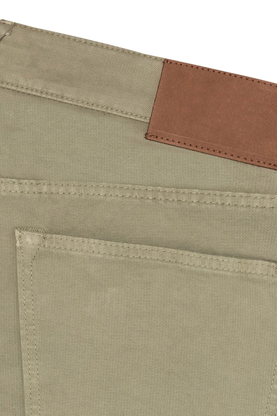 Брюки чинос светло-оливкового цвета