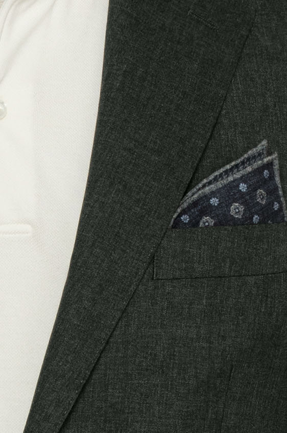 Зелный костюм из шерсти