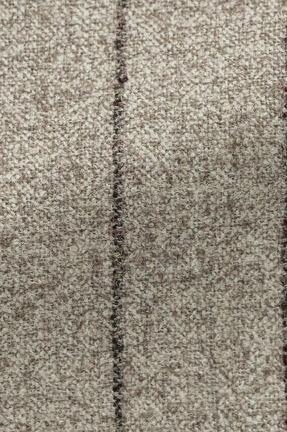 Светло-коричневый костюм в полоску