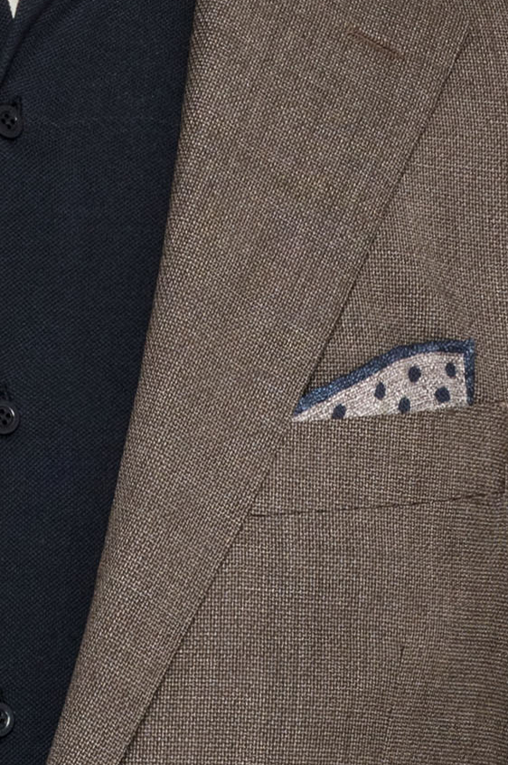 Коричневый костюм из шерсти