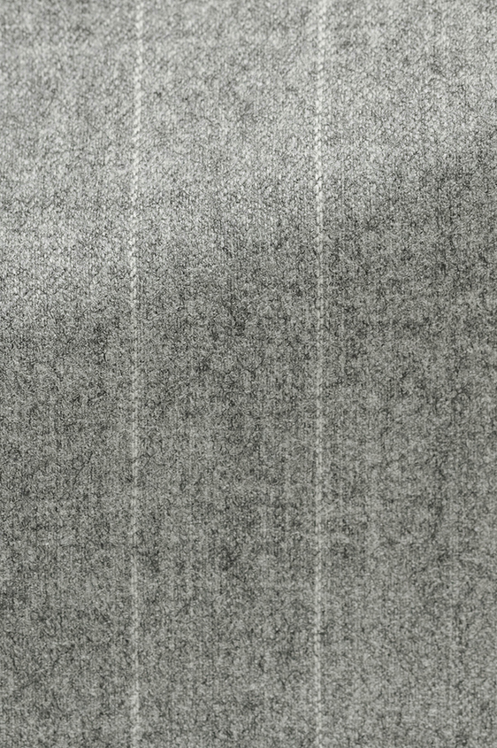 Серый костюм из шерсти в полоску