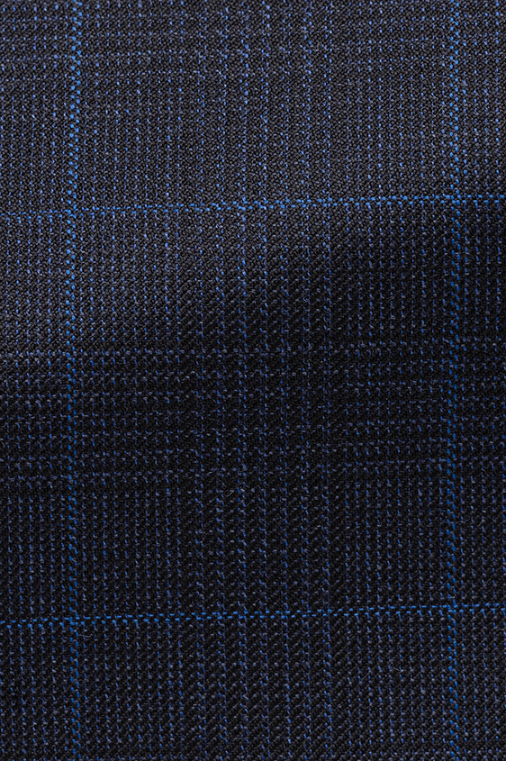 Темно-синий костюм в крупную клетку