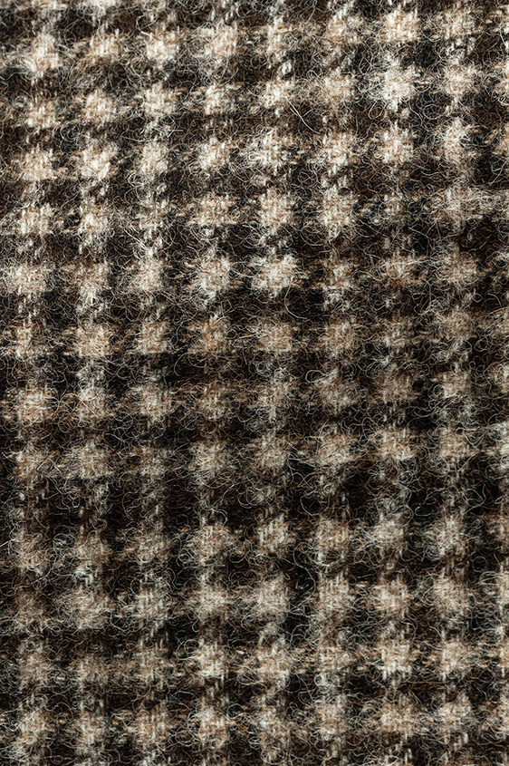 Коричневый пиджак в крупную клетку