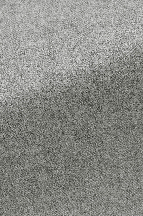 Светло-серый пиджак в ёлочку