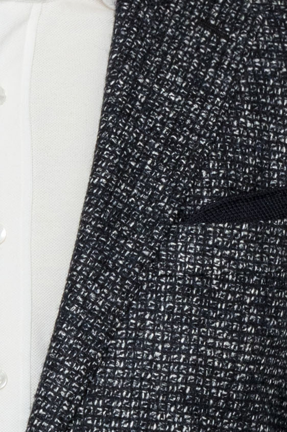 Черно-белый пиджак в мелкую клетку