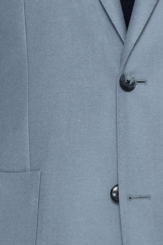 Светло-голубой пиджак