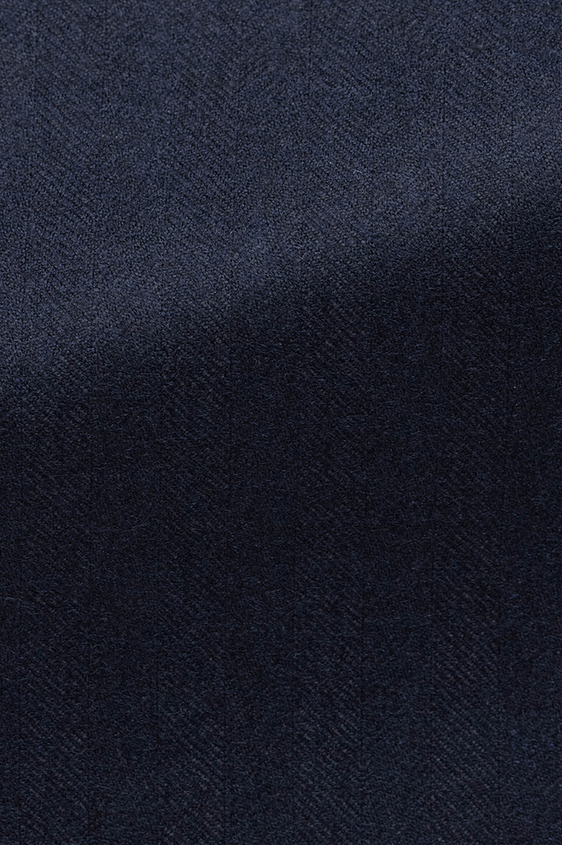 Темно-синий пиджак в ёлочку