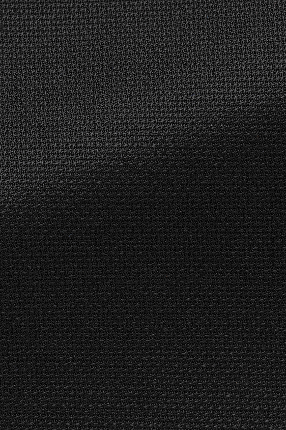 Чёрный пиджак с эфектом “стрейтч”