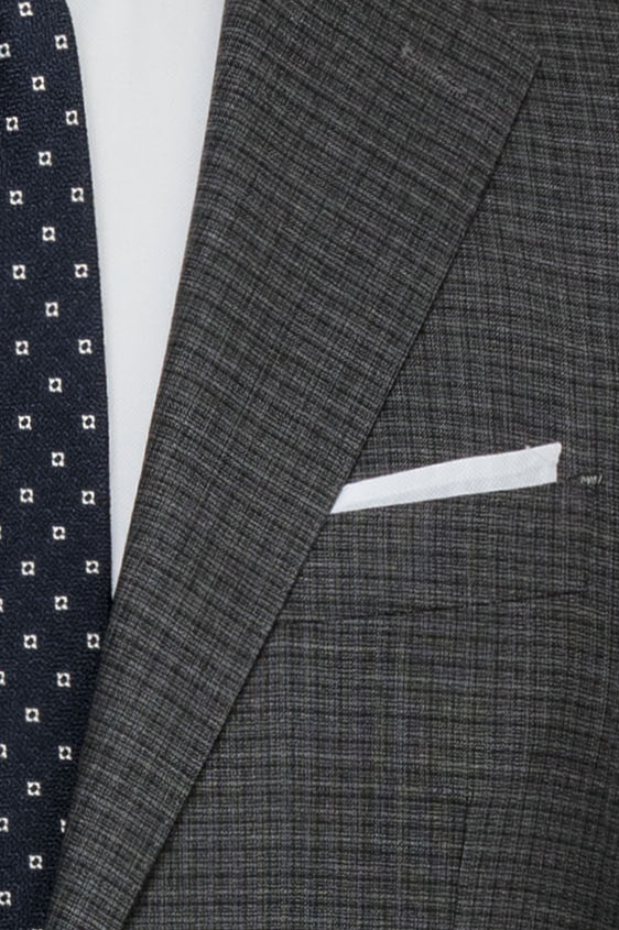 Темно-серый костюм из шерсти