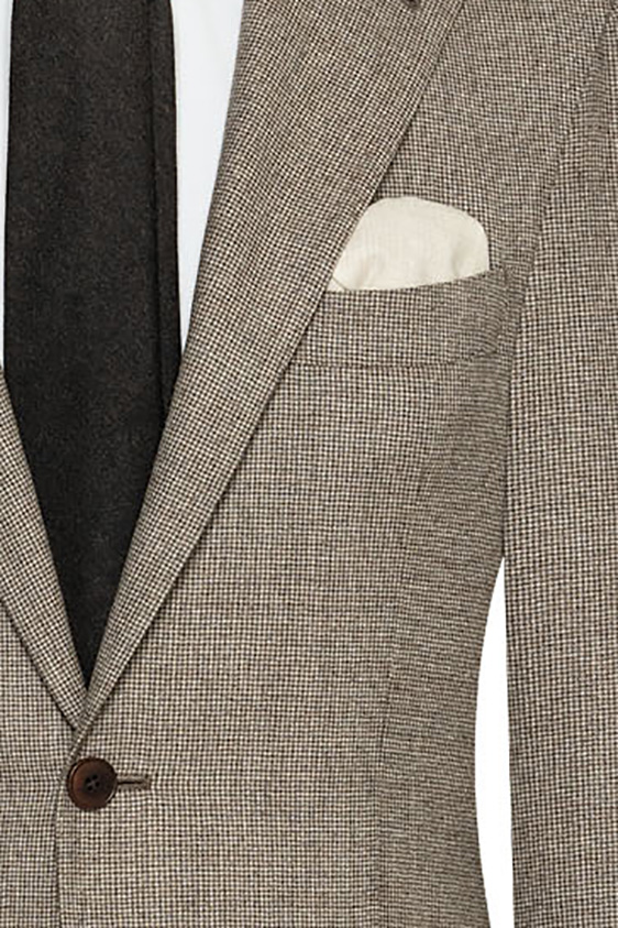 Бежевый костюм из фланели