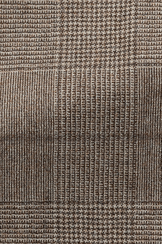 Коричневый костюм в крупную клетку