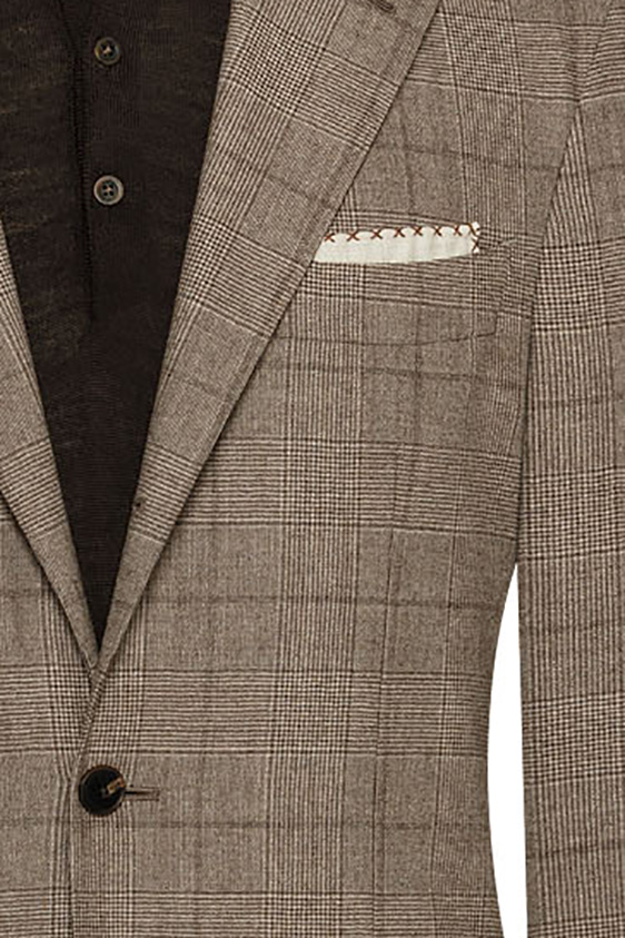 Коричневый костюм в крупную клетку