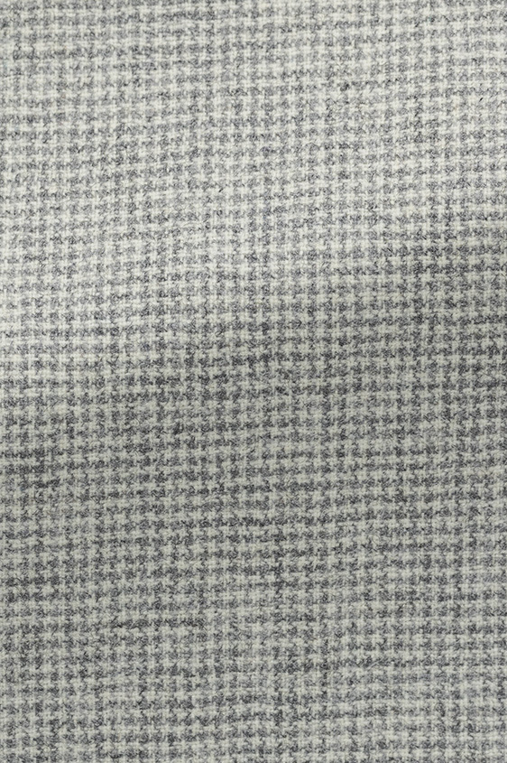 Светло-серый костюм из фланели