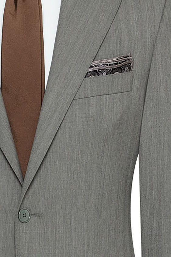 Серый костюм из ткани Solaro