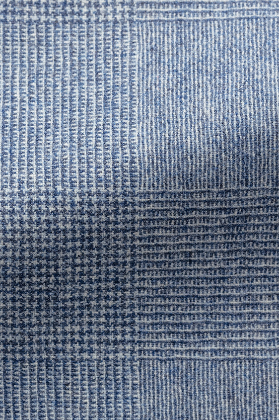 Серо-голубой костюм из фланели