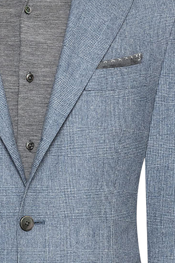 Серо-голубой костюм из фланели
