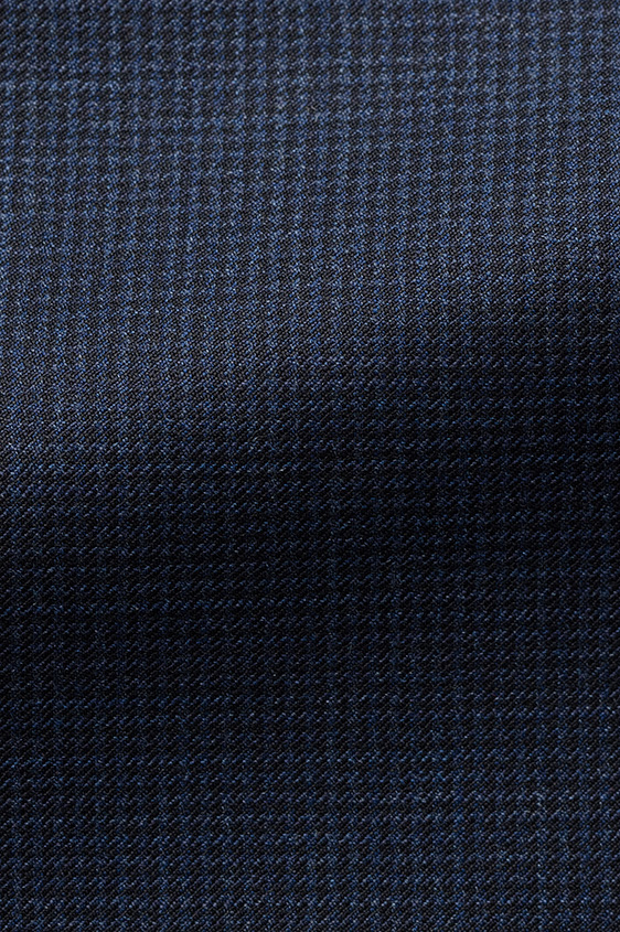 Темно-синий костюм с эффектом стрейч