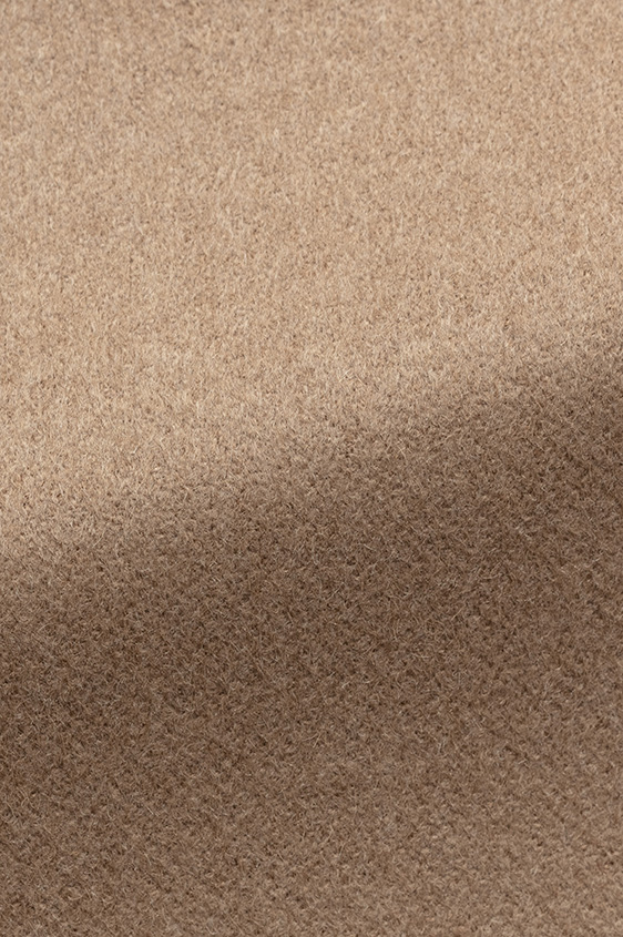 Коричневый пиджак из верблюжьей шерсти