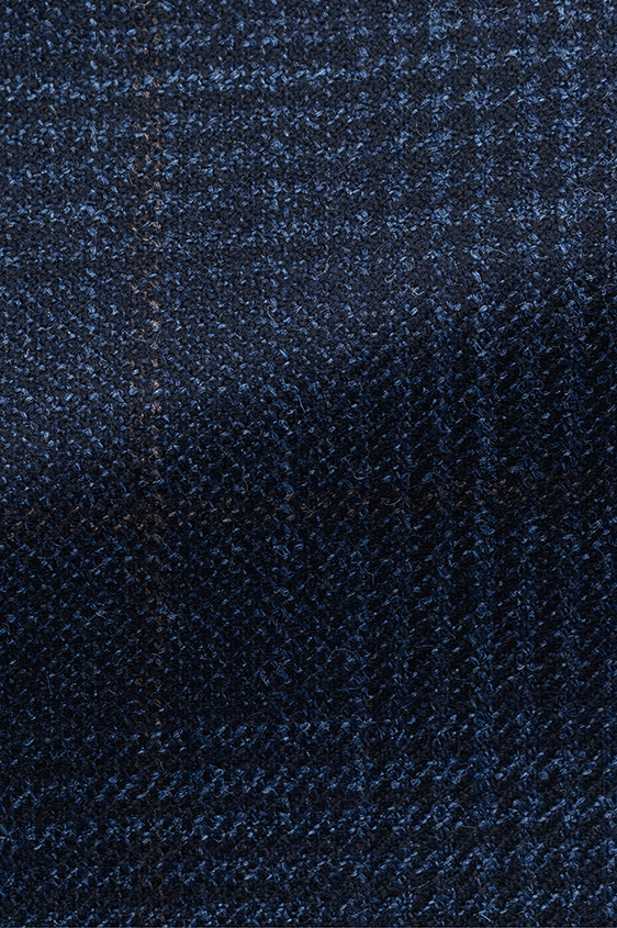 Темно-синий пиджак в клетку