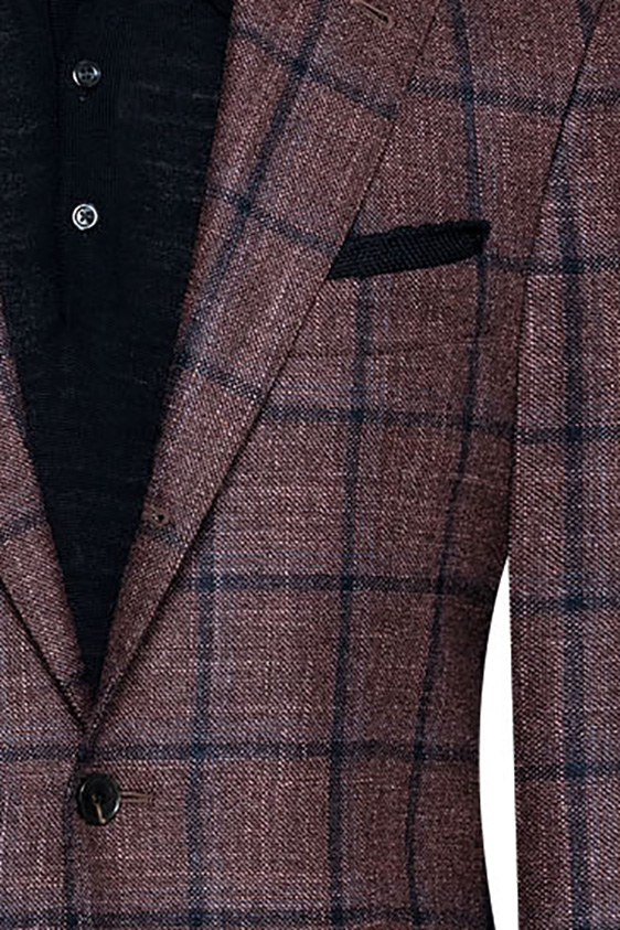 Бордовый пиджак в крупную клетку